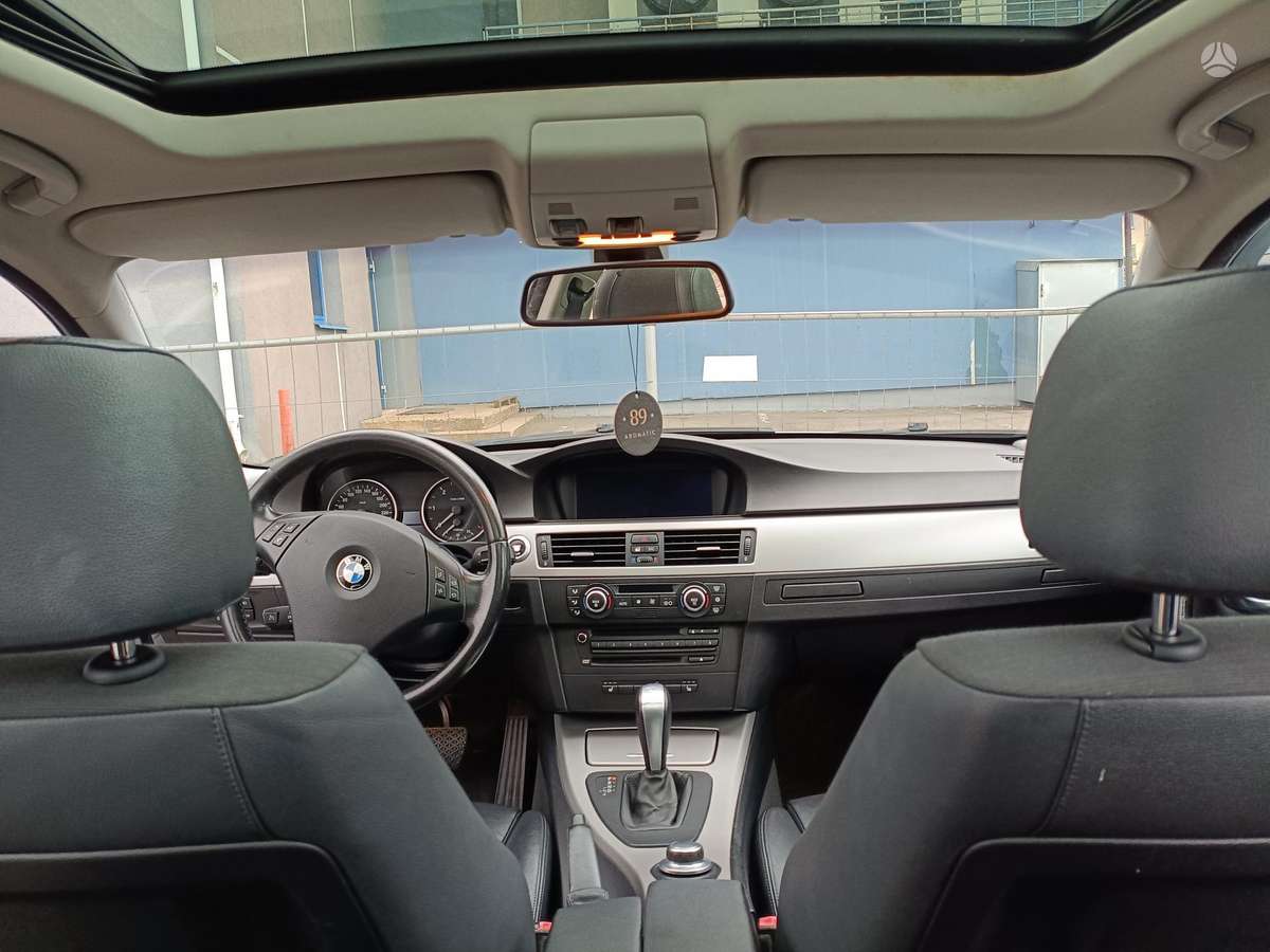 BMW 330 2007 — photo 23