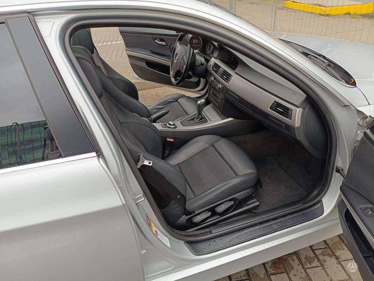 BMW 330 2007 — photo 25
