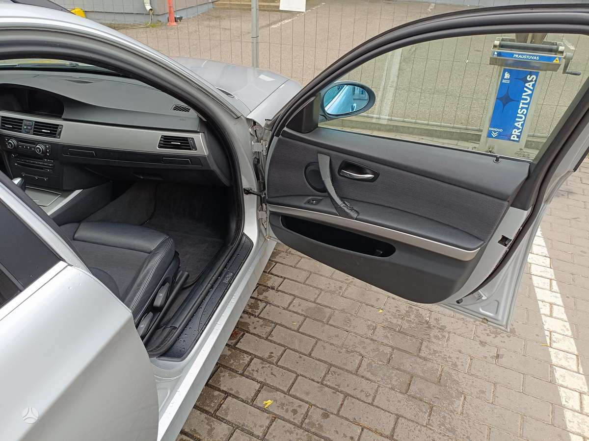 BMW 330 2007 — photo 26