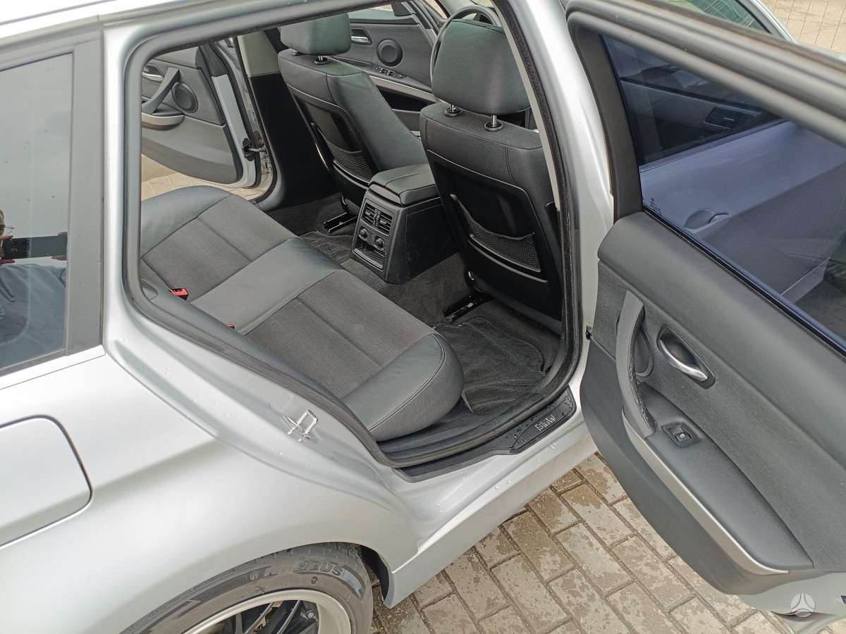 BMW 330 2007 — photo 28