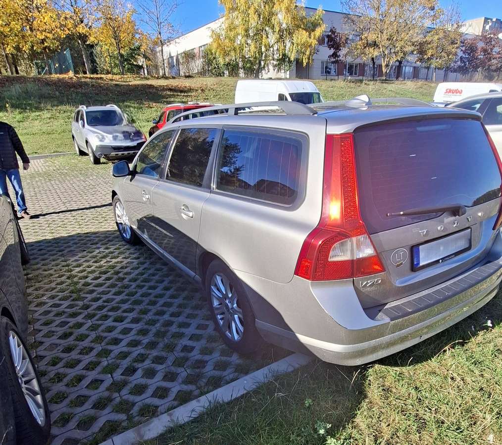 Volvo V70 2009 — салон