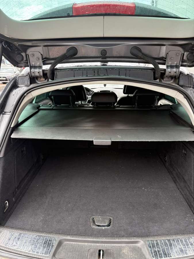 Opel Insignia 2009 — photo 11