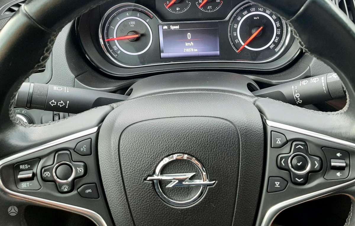 Opel Insignia 2014 — photo 11