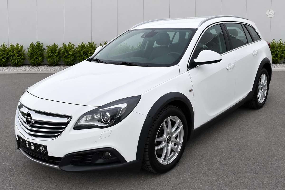 Opel Insignia 2014 — rear view