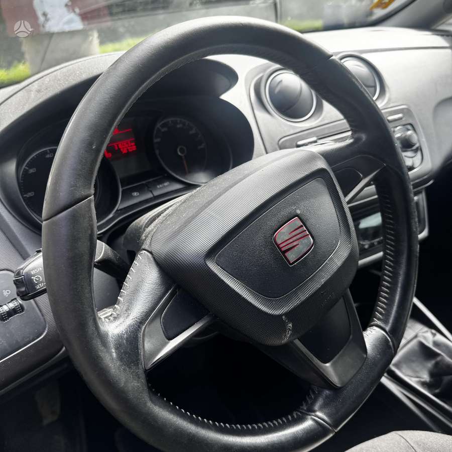 Seat Ibiza 2012 — photo 10