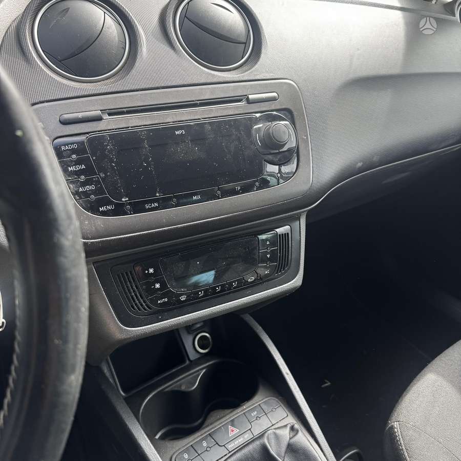 Seat Ibiza 2012 — photo 9