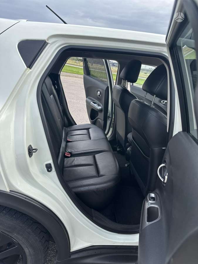 Nissan Juke 2011 — двигун 1618 cm³, 190 HP (140kW)