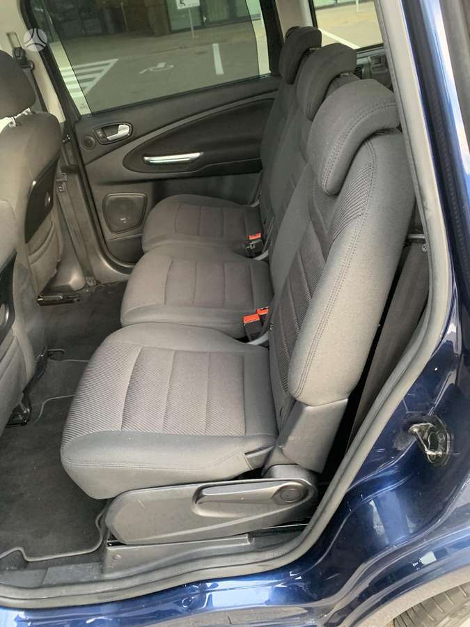 Ford Galaxy 2011 — photo 13