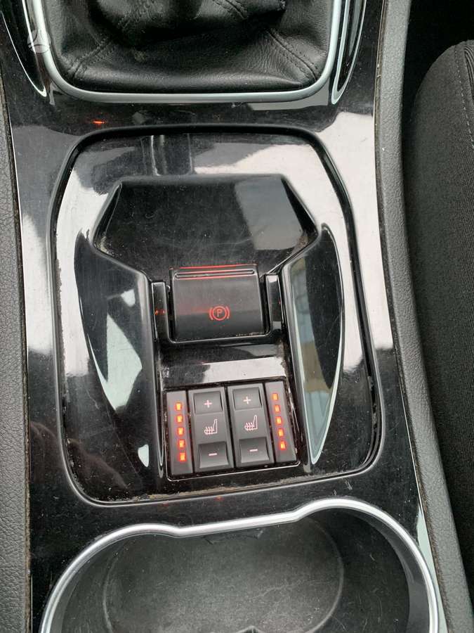 Ford Galaxy 2011 — photo 22