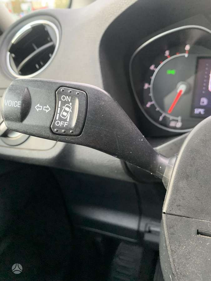 Ford Galaxy 2011 — photo 23