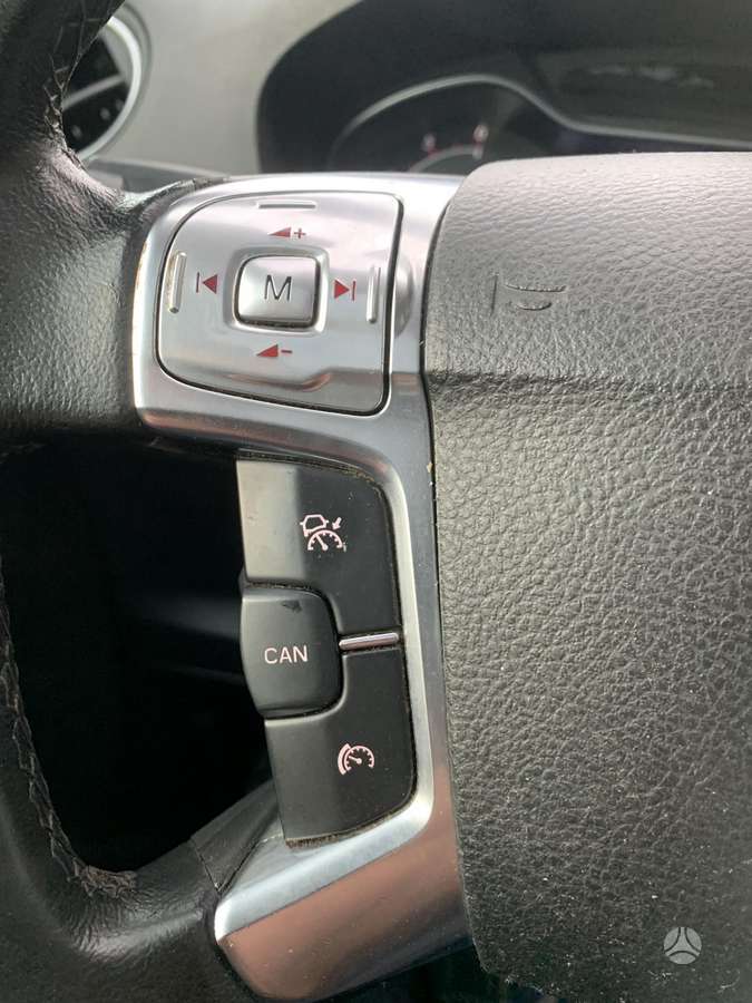 Ford Galaxy 2011 — photo 24