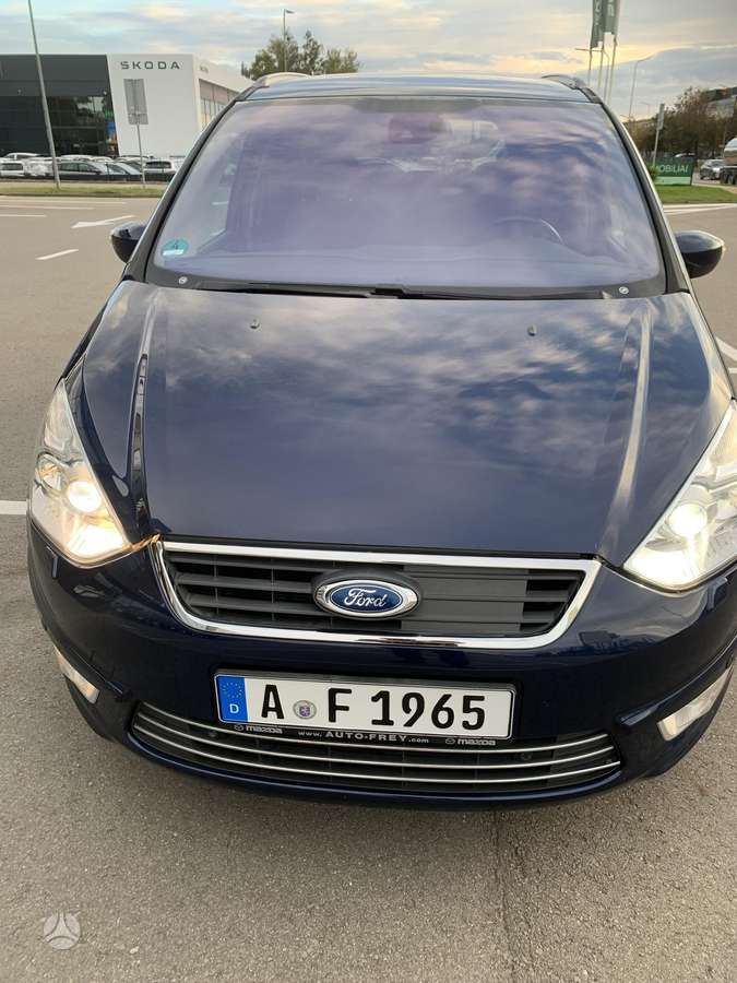 Ford Galaxy 2011 — photo 9