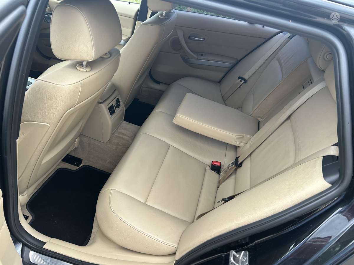 BMW 320 2012 — photo 10