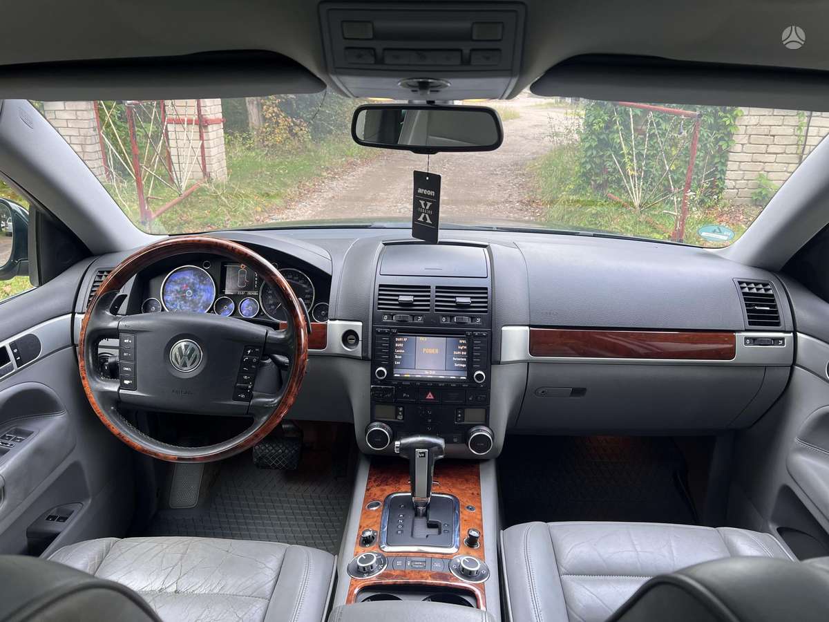 Volkswagen Touareg 2005 — photo 12