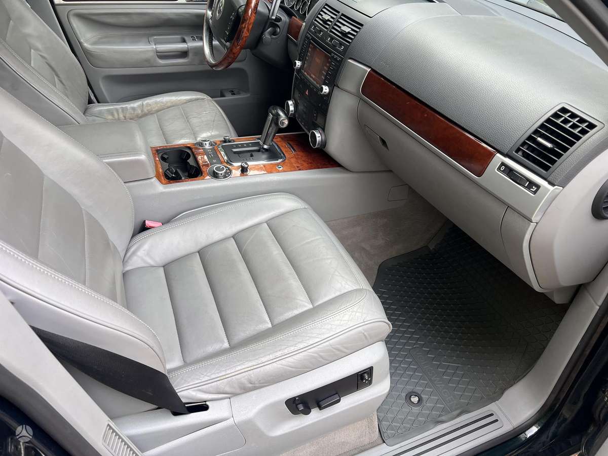 Volkswagen Touareg 2005 — photo 14