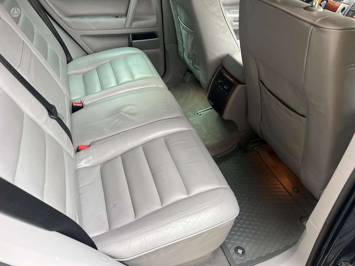 Volkswagen Touareg 2005 — photo 15