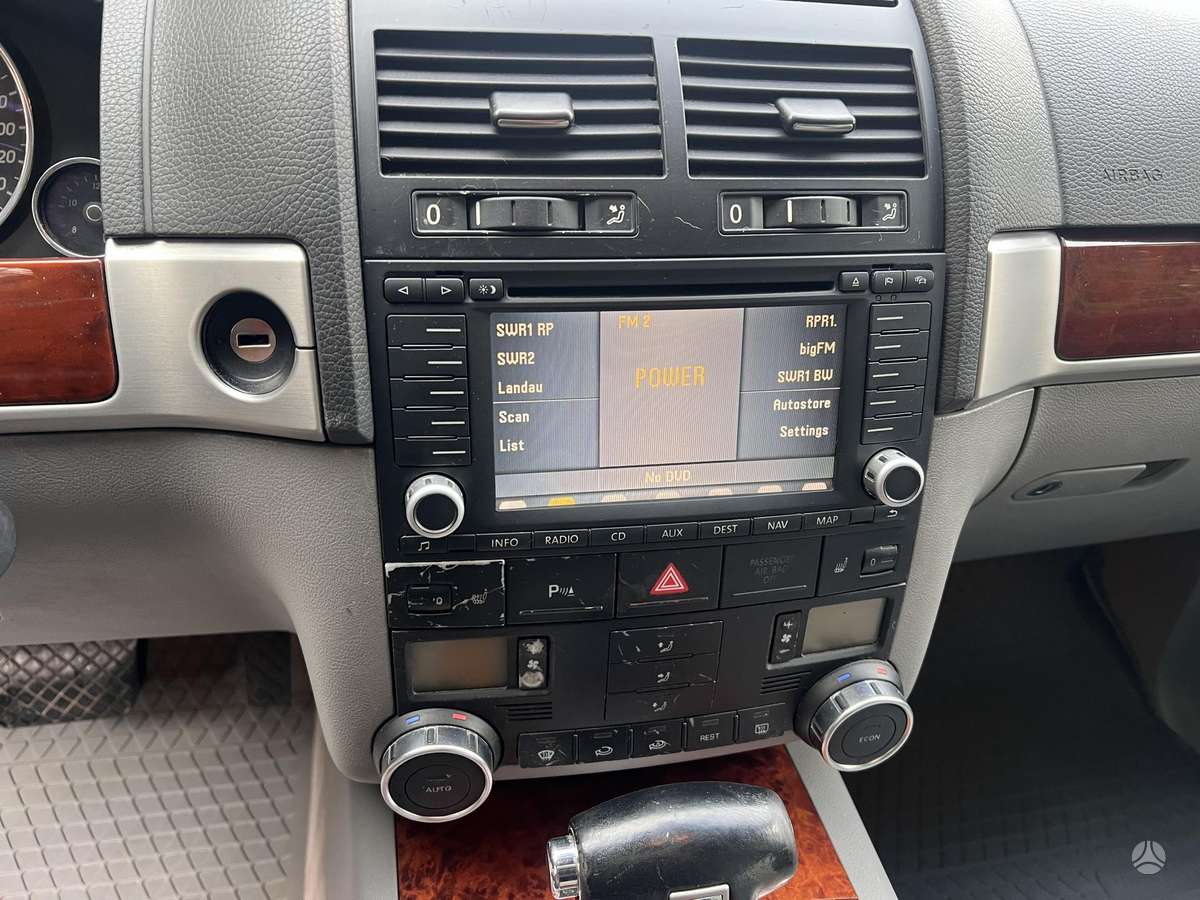 Volkswagen Touareg 2005 — photo 19