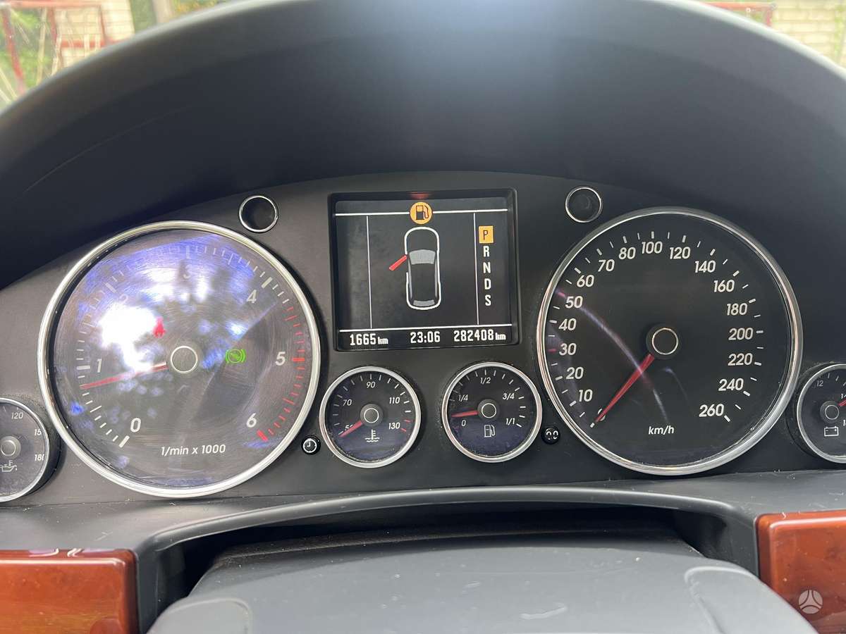 Volkswagen Touareg 2005 — photo 20