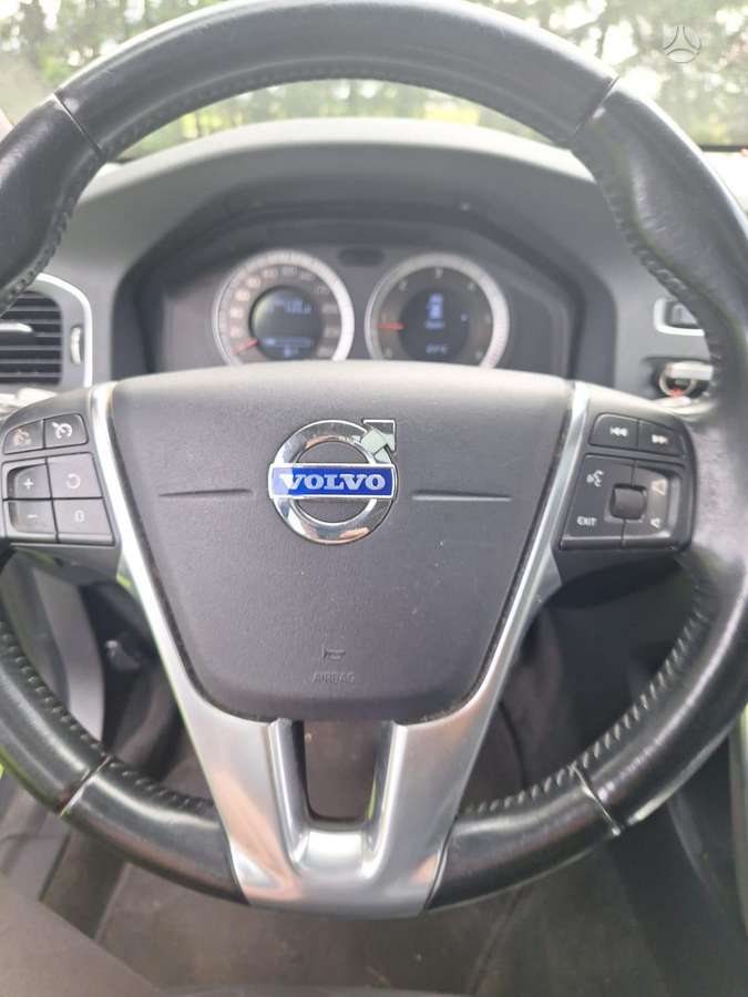 Volvo V60 2011 — photo 10