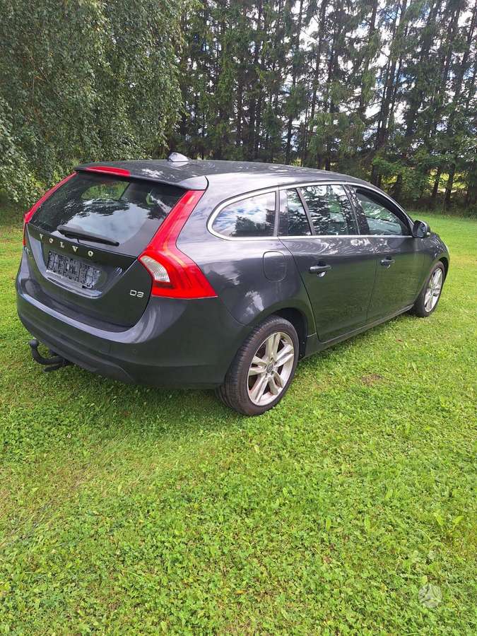 Volvo V60 2011 — rear view