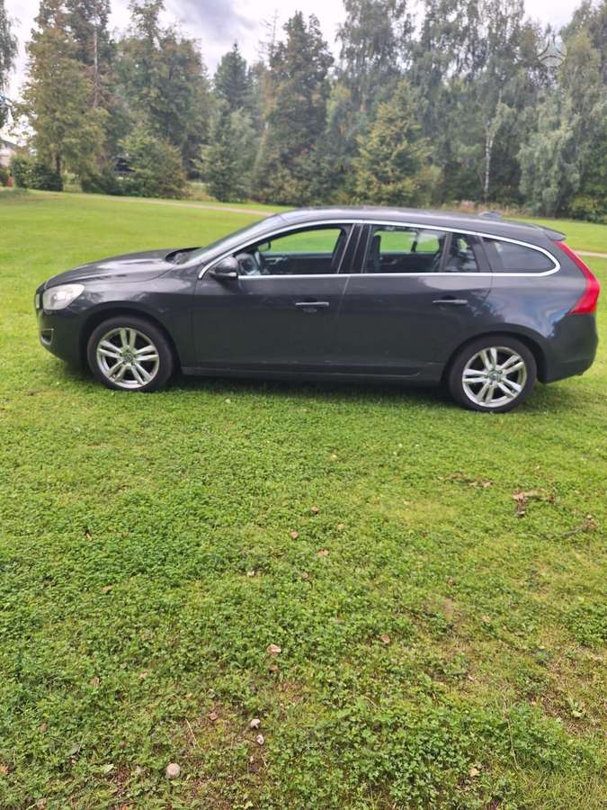 Volvo V60 2011 — engine 1984 cm³, 163 HP (120kW)