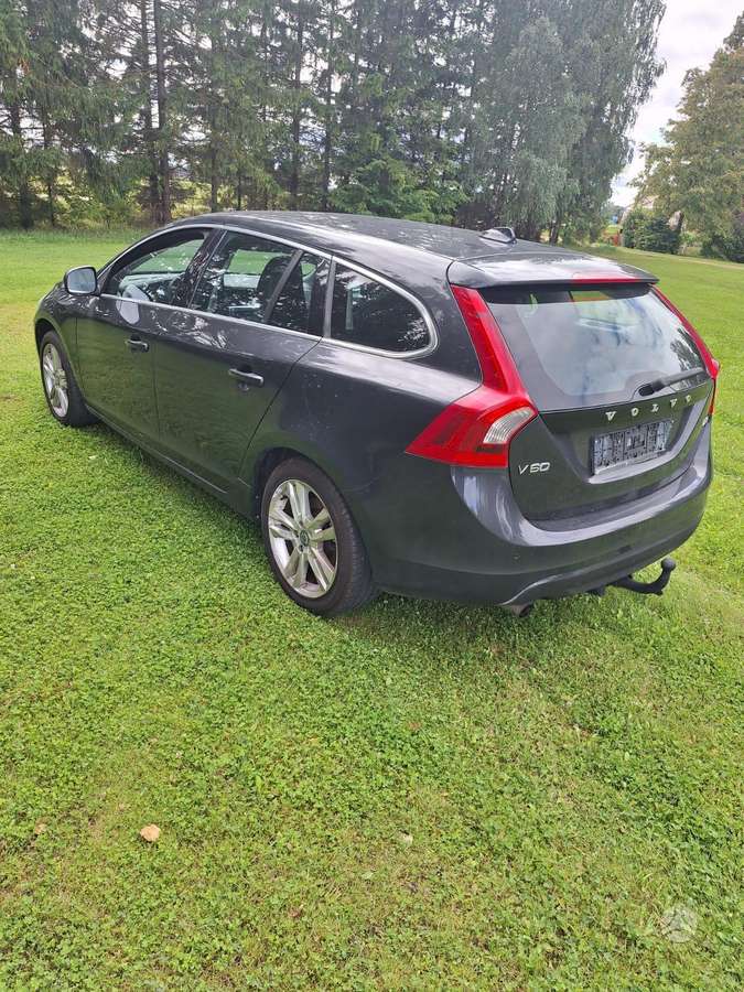 Volvo V60 2011 — photo 6