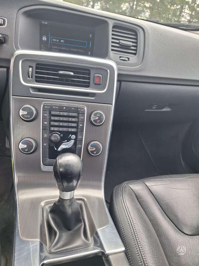 Volvo V60 2011 — photo 8