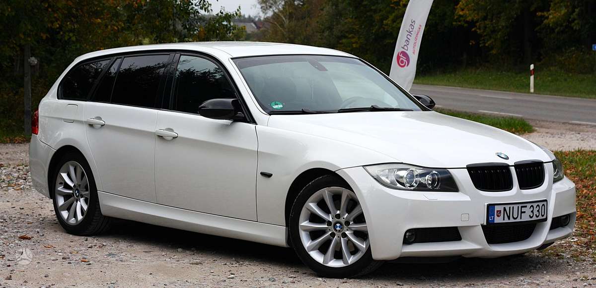 BMW 320 2008 — вигляд ззаду