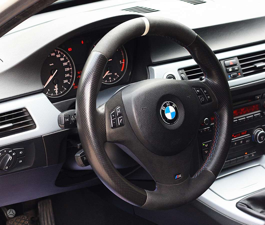 BMW 320 2008 — фото 20