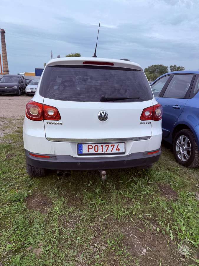 Volkswagen Tiguan 2010 — двигун 1968 cm³, 140 HP (103kW)