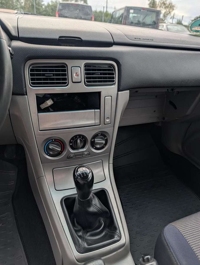 Subaru Forester 2006 — photo 16