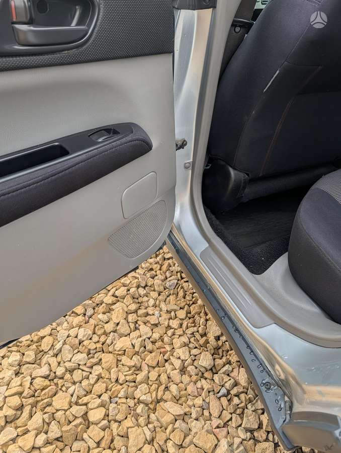 Subaru Forester 2006 — photo 32