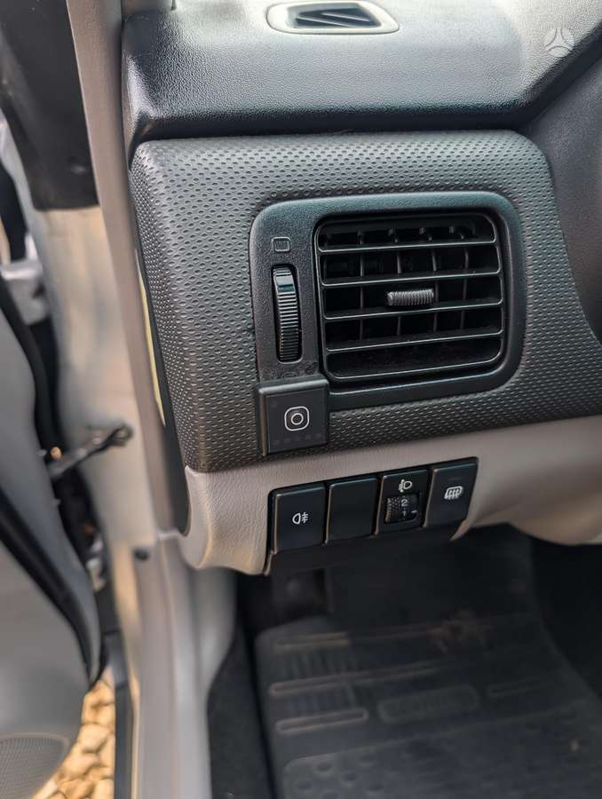 Subaru Forester 2006 — photo 36