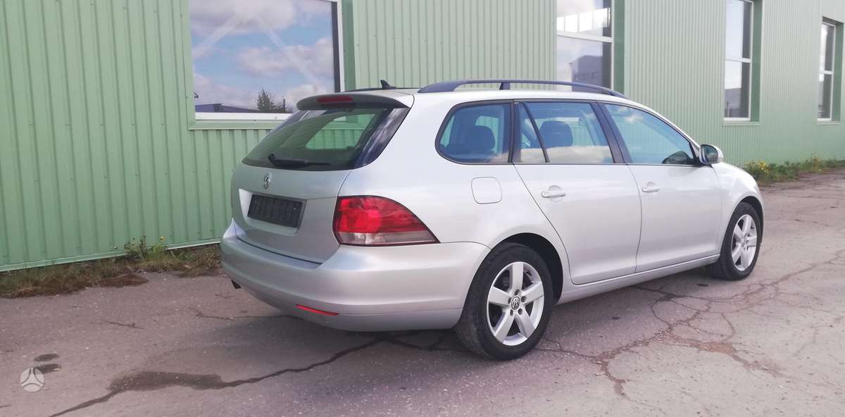 Volkswagen Golf 2009 — interior