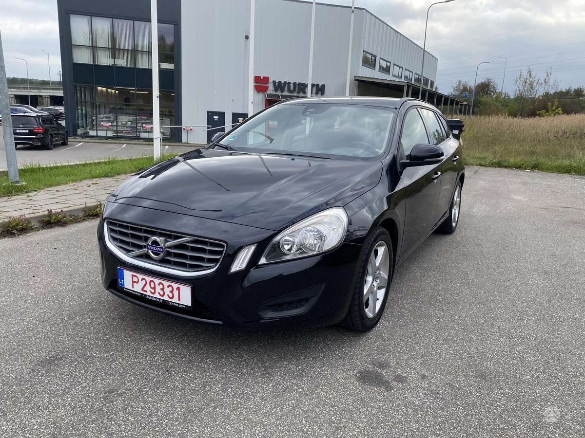 Volvo V60 2012 — вигляд ззаду