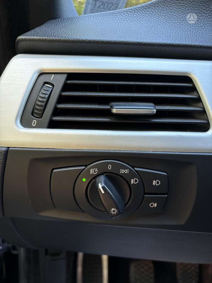 BMW 325 2006 — photo 10