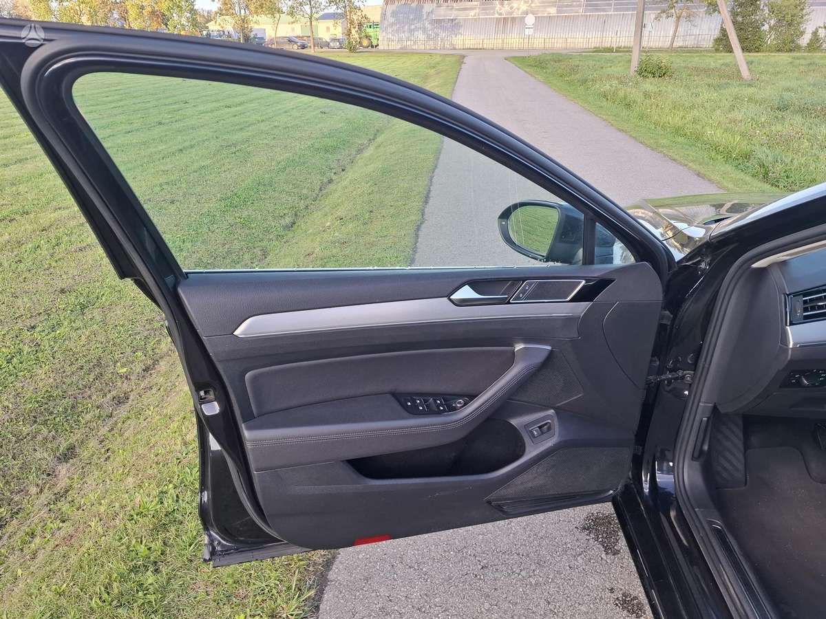 Volkswagen Passat 2015 — photo 11