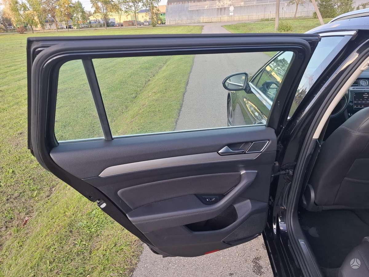 Volkswagen Passat 2015 — photo 16