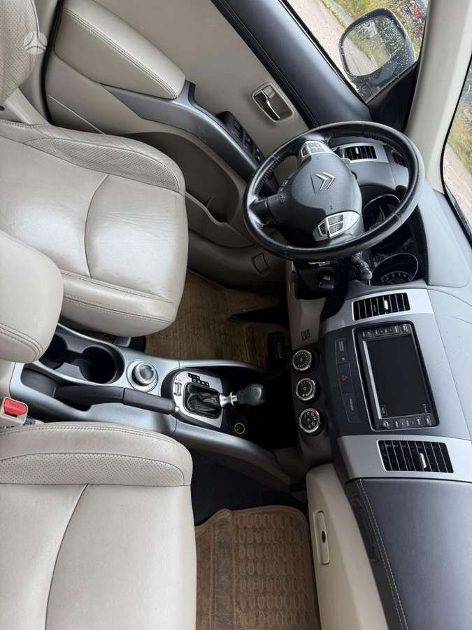 Citroen C-Crosser 2010 — фото 12