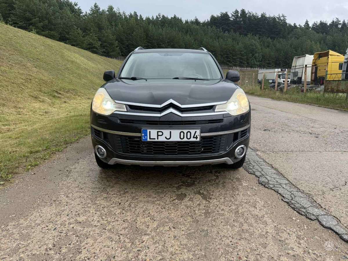 Citroen C-Crosser 2010 — вигляд ззаду