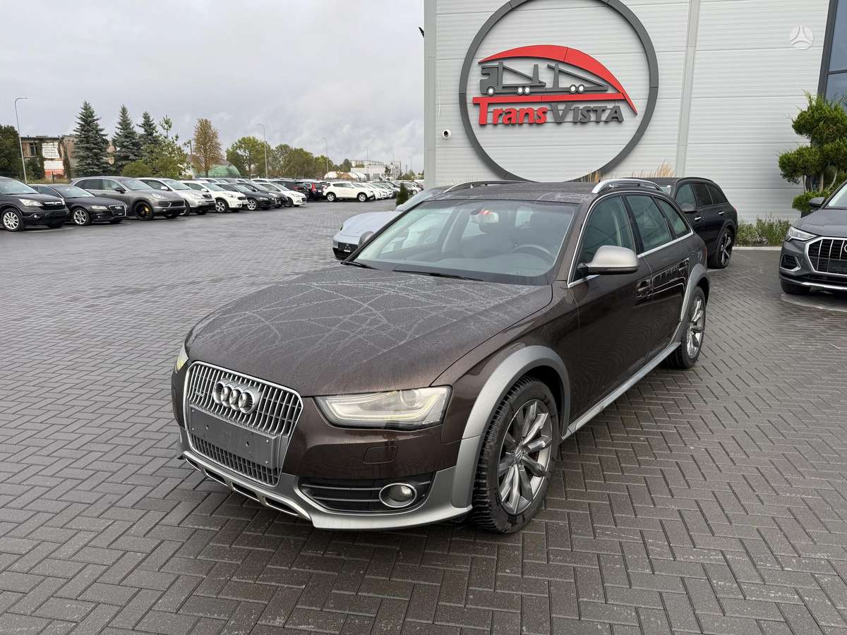 Audi A4 2011 — вигляд ззаду