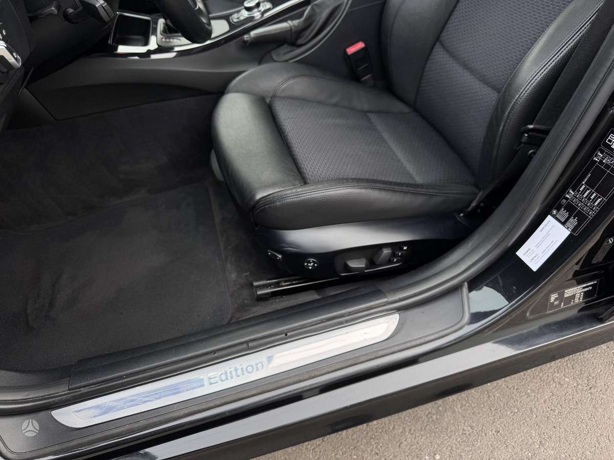 BMW 320 2011 — photo 10