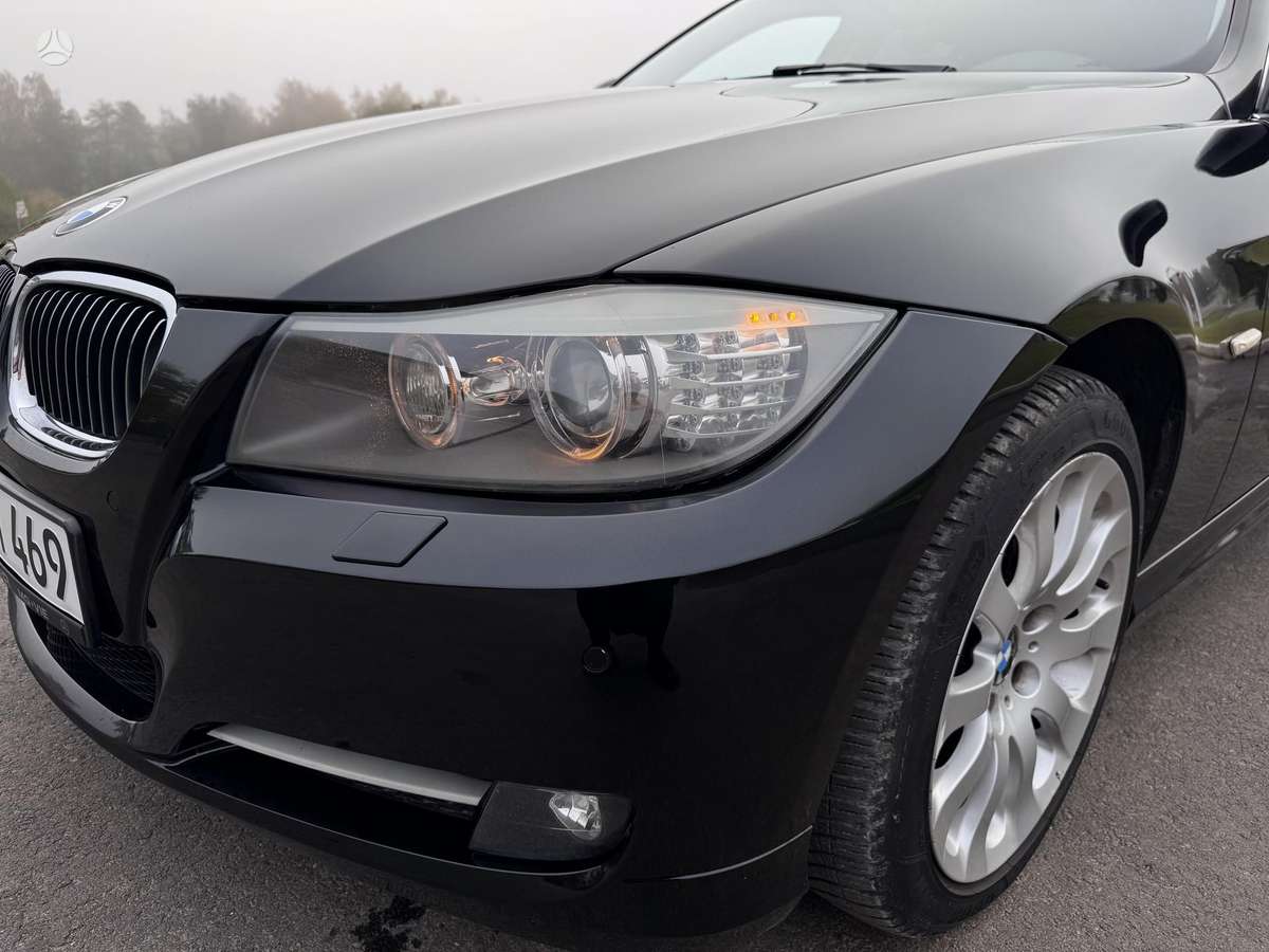 BMW 320 2011 — photo 13