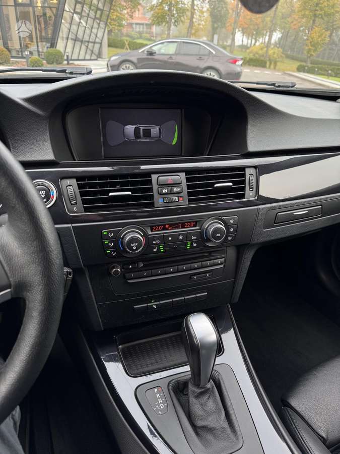 BMW 320 2011 — photo 14