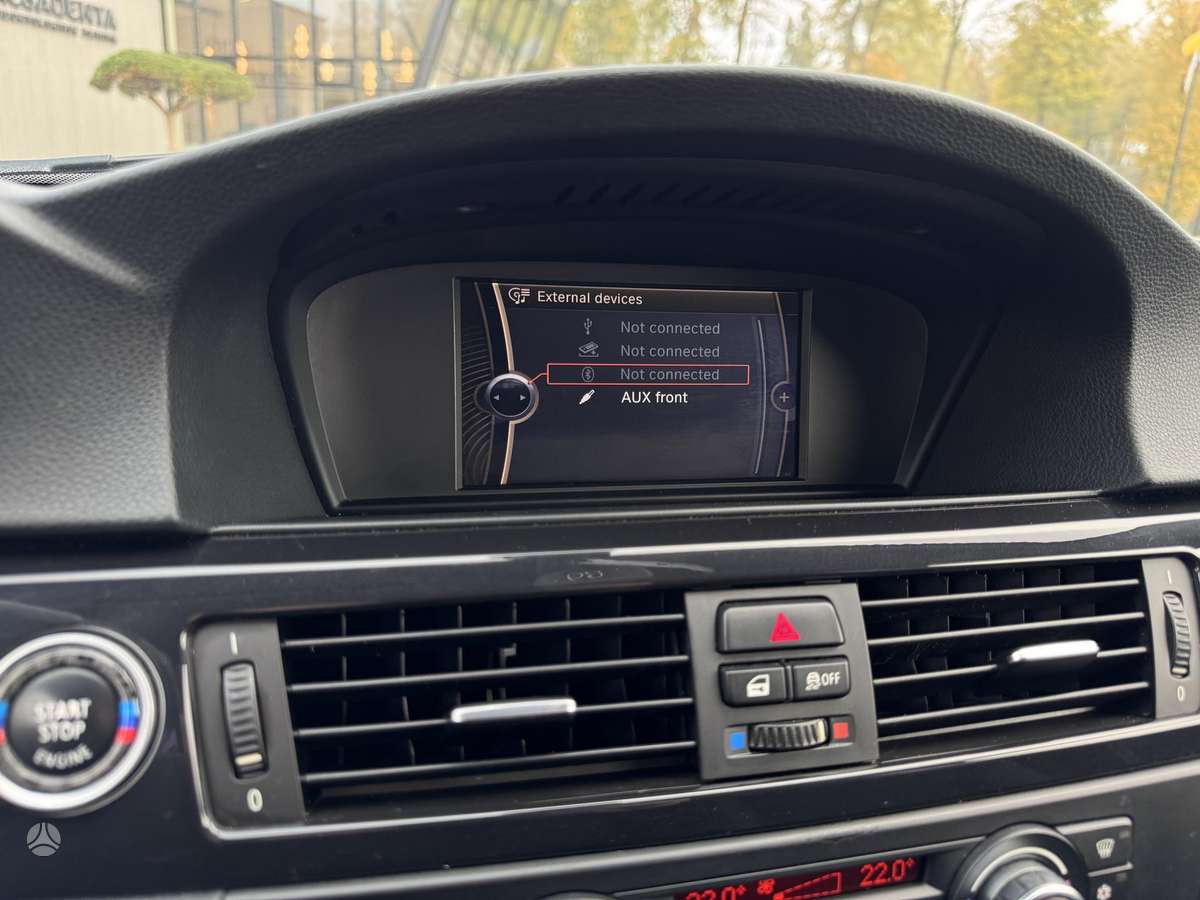 BMW 320 2011 — photo 19