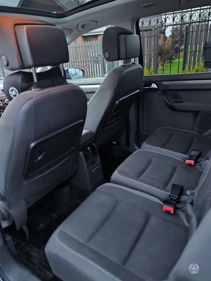 Volkswagen Touran 2013 — photo 11