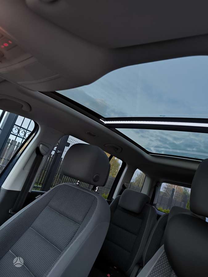 Volkswagen Touran 2013 — photo 8