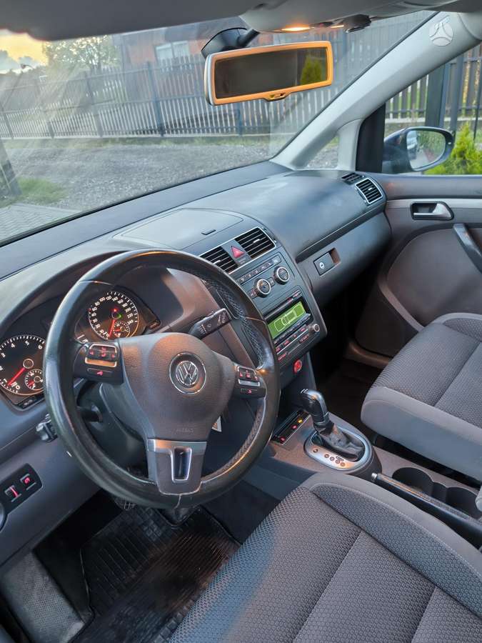 Volkswagen Touran 2013 — photo 9