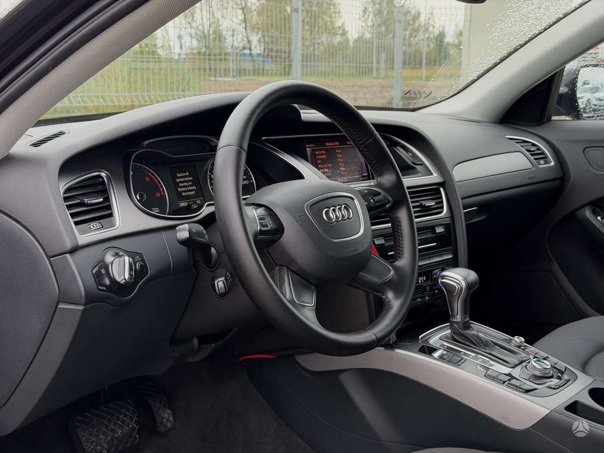 Audi A4 2013 — photo 11