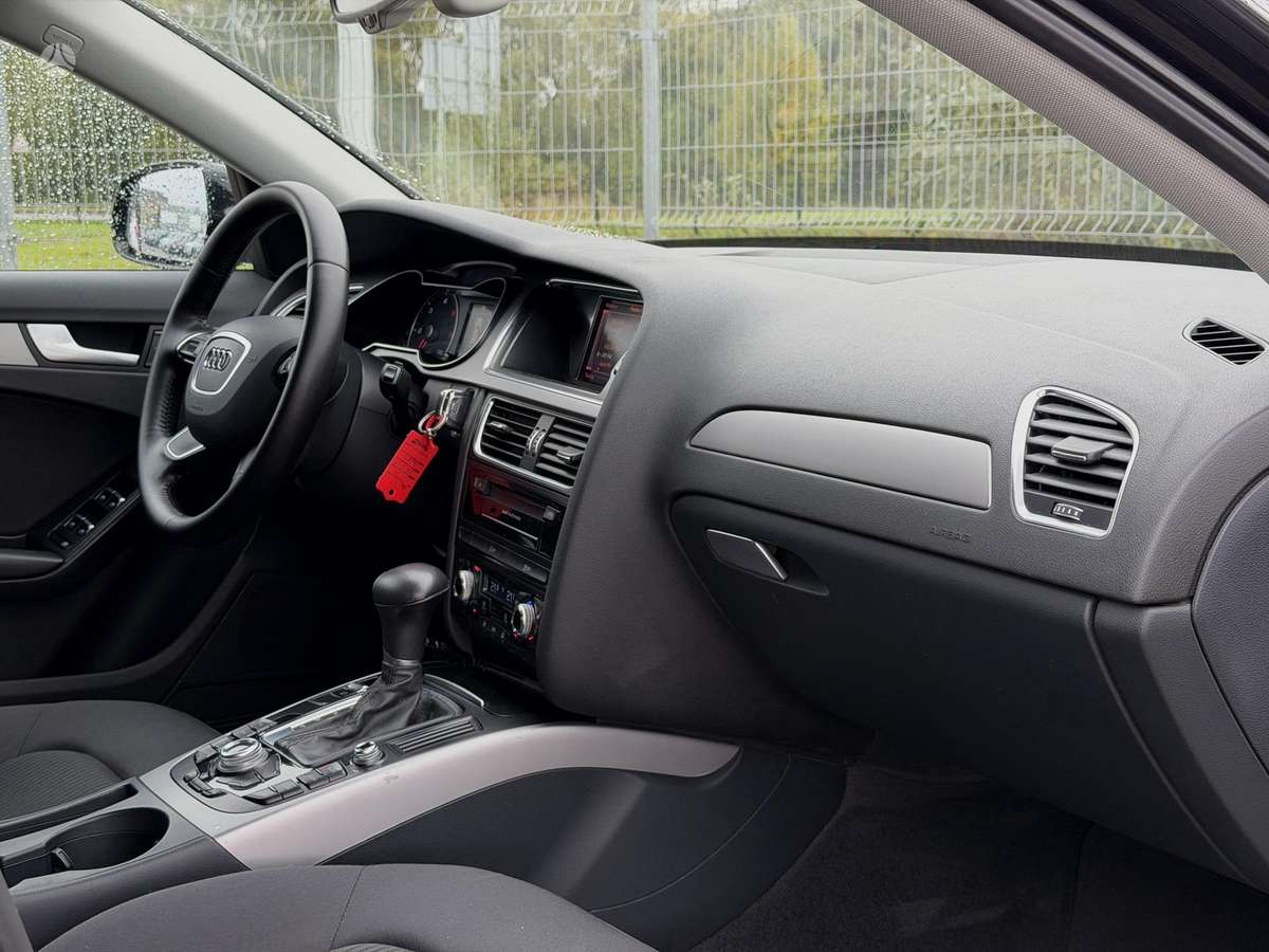 Audi A4 2013 — photo 14